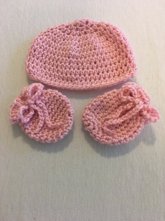 infant hat and mitten set