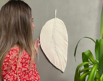 Large macrame leaf, feather boho wall decor, one piece macrame leaf wall hanging, macrame leaf wall art, minimalist macrame wall hanging