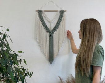 Macrame wall hanging, hanging macrame wall art, macrame wall hanging tapestry, woven wall hanging decor, macrame wall decor, boho wall art