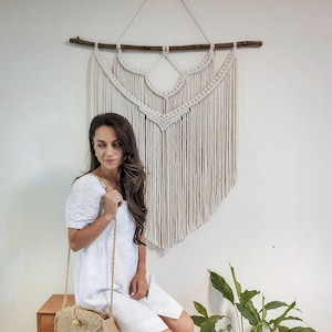 Minimalist macrame wall hanging, simple macrame wall decor, wall art for bedroom and living room, macrame decor, housewarming, boho decor