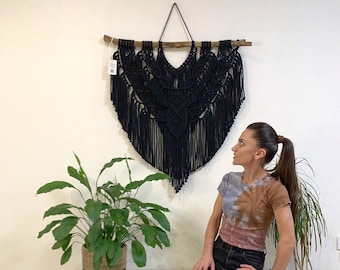 Colgante de pared de macrame negro, decoración boho, decoración de pared negra, decoración de macrame negro, regalo de bienvenida a la casa, macrame moderno, arte de pared boho, arte de pared