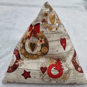 Pyramid Pillow Tablet Pillow Book Cushion Wreaths for Tablet/Book