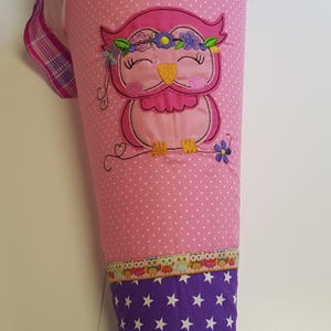 Cône de sucre d&#39;école, hibou d&#39;inscription scolaire avec nom