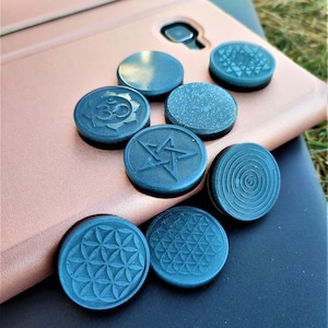Orgonite® Cell phone Disc - EMF Balance & Protection - Shungite / Obsidian/ Selenite / Crystal Quartz / Black Tourmaline - Tablet / Blue