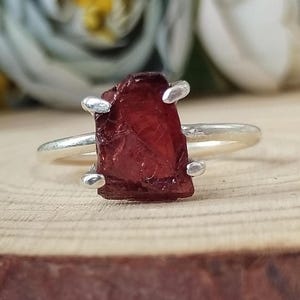 Roher Granat Ring, 925 Sterling Silber Ring, rauer Granat Edelstein Ring, Kristall Ring, handgemachter Ring, Minimalist Bandring, Januar Geburtsstein