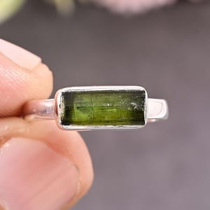 Raw Green Tourmaline Stick Bar Ring, Raw Gemstone Ring, Green Stackable Ring, 925 Sterling Silver Jewelry, Birthday Gift, Ring For Mother
