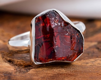 手作りスターリングシルバーリング：天然ガーネット宝石、ボヘミアン
