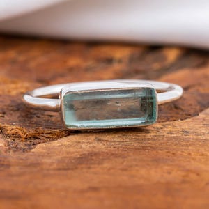 Raw Aquamarine Vertical Bar Ring, Aquamarine Crystal Ring, Dainty March Birthstone Ring, Handmade Sterling Silver Jewelry, Gift for Her