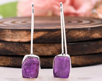 Brinco pendente de ametista bruta, brinco de ametista em prata de lei 925, brinco de gota de ametista roxa, joia com pedra do mês de fevereiro, presente para ela.