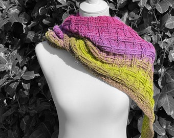 Flat triangular scarf / stole / neck scarf / shoulder towel "Down and over" in basket pattern