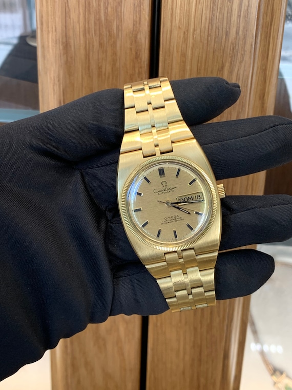 Omega Constellation 18k Gold Watch 