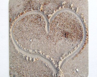 Magnetic Heart in the sand