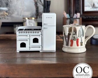 Casa delle bambole Cucina moderna Frigorifero SMEG rosa, scala 1:12, Frigorifero in miniatura (K-FR-8) - Italia