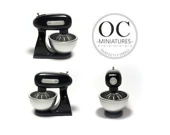 1:12 Scale Retro 50s Stand Mixer – Miniature Dollhouse Kitchen Appliance