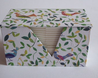Schachtel mit Klappdeckel für Papiertaschentücher