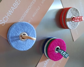 Felt magnets made of wool felt Ø 34 mm