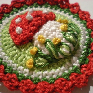 crocheted fly agaric button, crochet button, crochet applique, patch, applique, lucky guy image 2