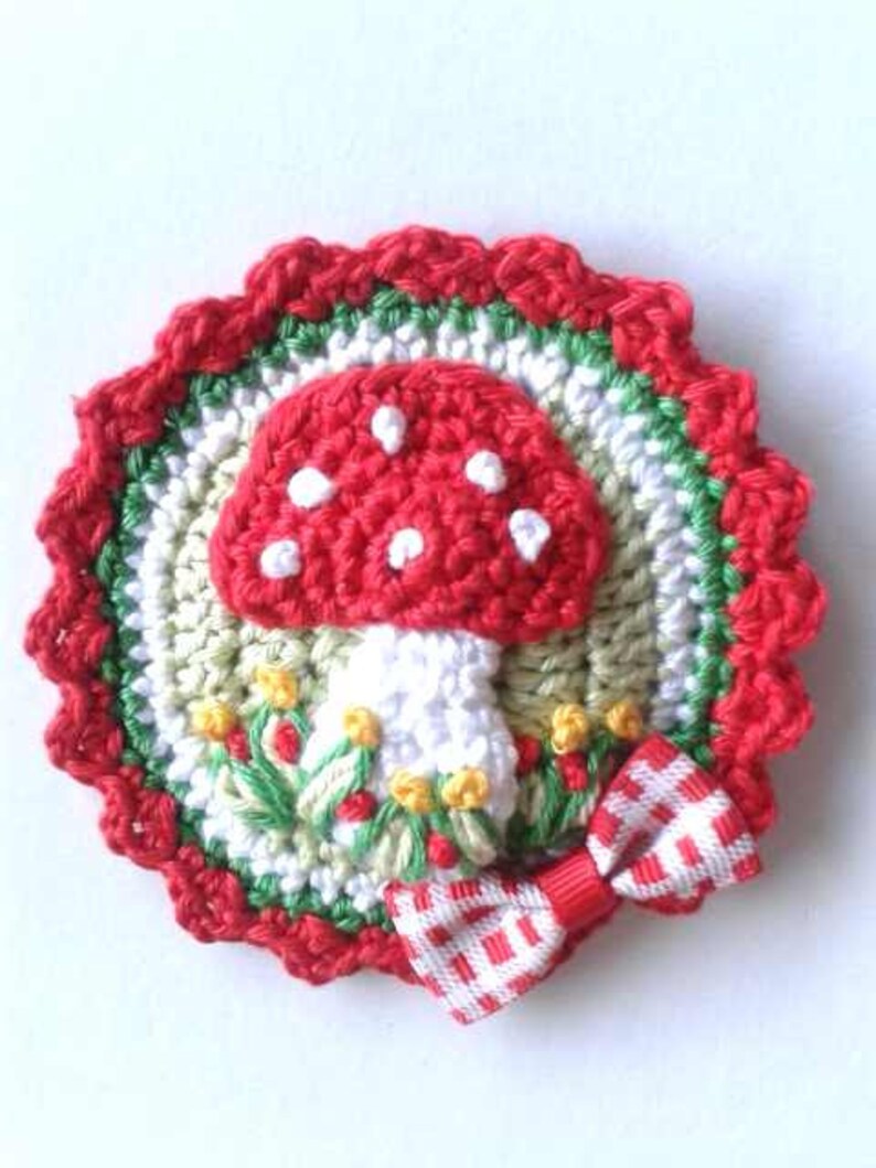 crocheted fly agaric button, crochet button, crochet applique, patch, applique, lucky guy image 4