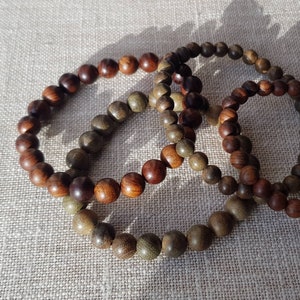 Sandalwood 6mm or 8mm Red or Green Basic Stretch Bracelet Beads elastic boho Natural Wood undyed, Stretchy buildup
