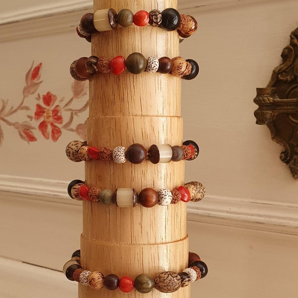 Bracelet en Graines du Monde et Santal Bois mêlés Naturel Exotique stretch bodhi lotus savonnette palmier açaï rudraksha brun rouge noir