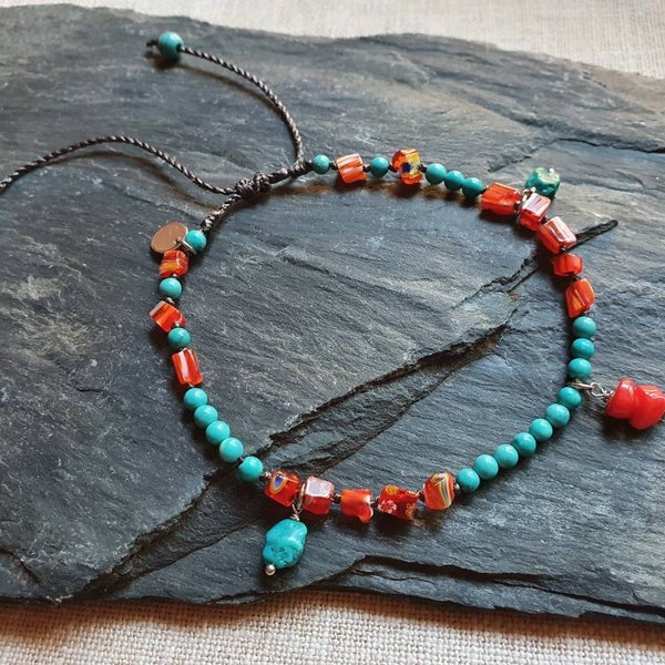 Cheville turquoise et millefiori perles puces et  pépites corail bambou anklet bracelet bohème bleu et rouge pendants breloques