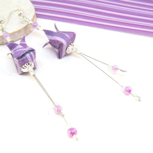 Ohrringe ORIGAMI Tulpe lila Streifen gestreift silber Papier Upcycling Lilie Papierohrringe Papierschmuck japanisch Faltkunst Japan Blüten