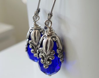 Pendientes vintage estilo gota azul y azul zafiro claro.