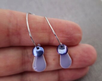 Hoop earrings of enameled metal colour green