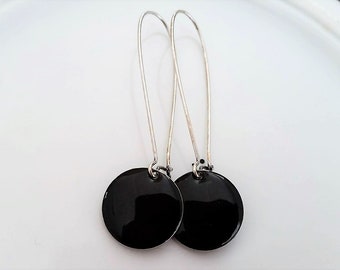 Pendientes esmaltados negro