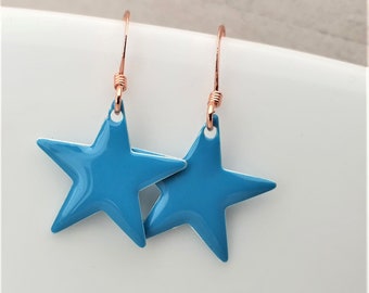 Pendientes esmaltados en forma de estrella azul turquesa