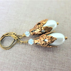 Victorian style dangle earrings in white and silver, made of white teardrop glass faux pearls image 2