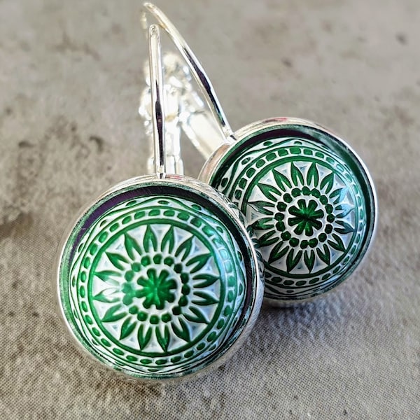 Pendientes con cabujón verde, mosaico, ornamental, 12 mm