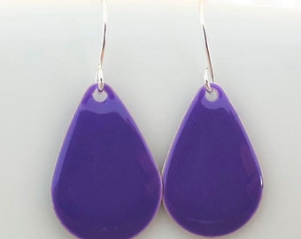 Brandnew!!! Earrings of enameled metal purple color