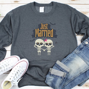 Halloween Just Married SWEATSHIRT, Halloween Wedding Shirt, Halloween Honeymoon Shirt, Skeleton Bride, Skeleton Groom, Just Married Couple