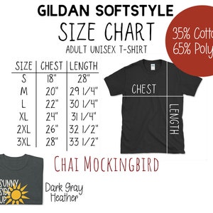 Puede incluir: Tabla de tallas para camisetas unisex para adultos Gildan Softstyle. La tabla muestra las tallas de la S a la 3XL con las medidas de pecho y longitud correspondientes en pulgadas. La composici&oacute;n de la tela es 35% algod&oacute;n y 65% poli&eacute;ster. El color es gris jaspeado oscuro.