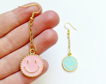 Pendientes colgantes de carita sonriente, emoción neón rosa y azul