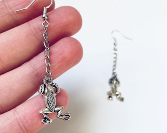 Pendientes colgantes de rana plateada, joyería boho para amantes de los animales