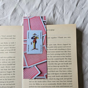 Carta de juego Joker, marcapáginas de doble cara (impresión sostenible, regalo de Joker), regalo para club de lectura