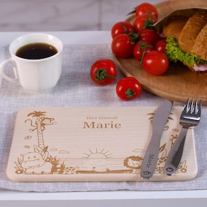 LAUBLUST Frühstücksbrettchen Kinder Personalisiert mit Gravur Dschungel Motiv Geschenk Brettchen 24x15cm, Holz FSC® 画像 1