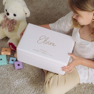 Erinnerungsbox Baby Personalisiert - Niers - Personalisierte, weiße Holzkiste zur Geburt M, L, XL - Holz Kiste mit Namen personalisiert