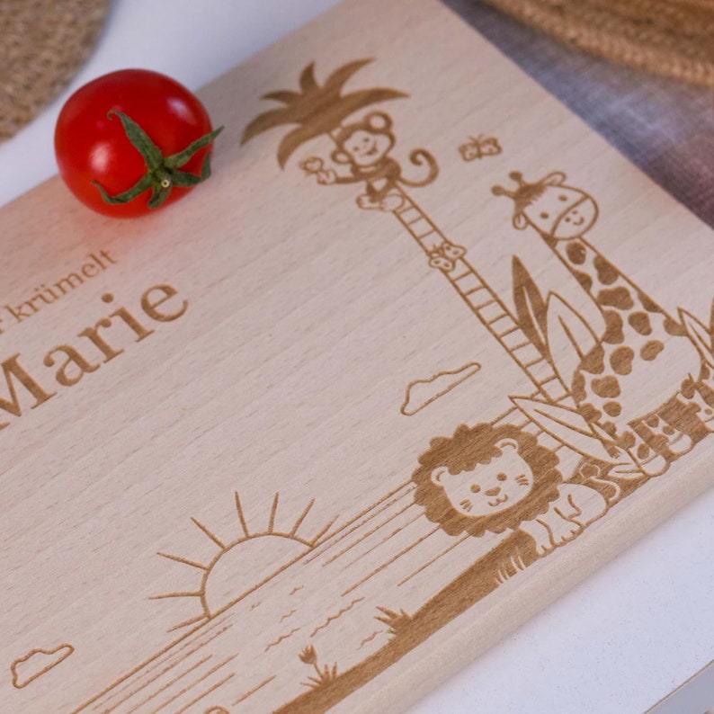 LAUBLUST Frühstücksbrettchen Kinder Personalisiert mit Gravur Dschungel Motiv Geschenk Brettchen 24x15cm, Holz FSC® 画像 6