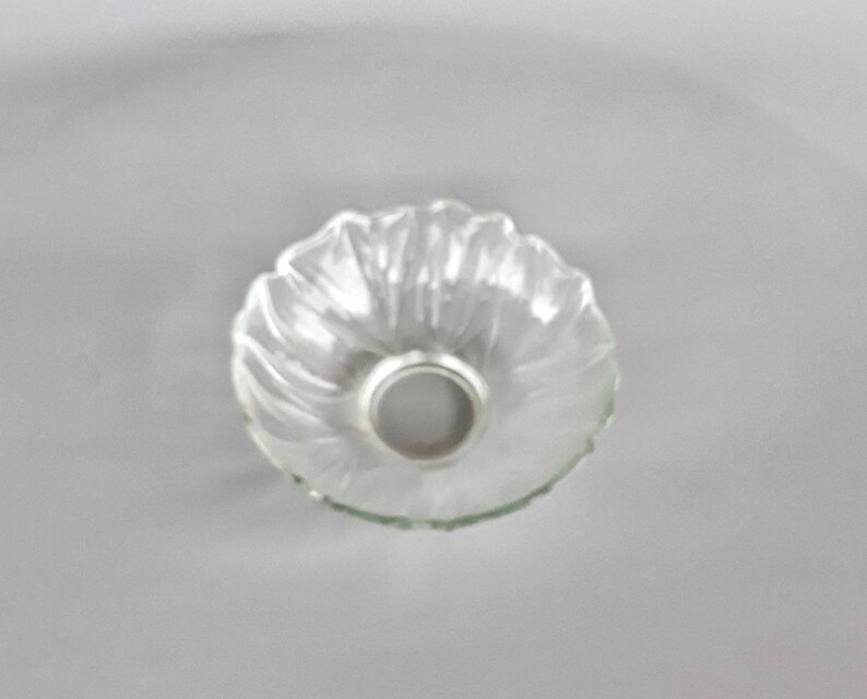 Vintage Clear Glass Bowl Soviet Retro Glass Table Decoration Serving Salad Candies Dessert Bowl Small Clear Glass Bowl with Leaves Design