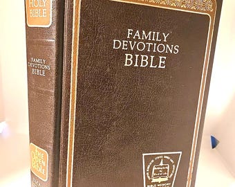 Family Devotions The Open Bible Memory Asso. Hardcover By Royal Publishers Rare