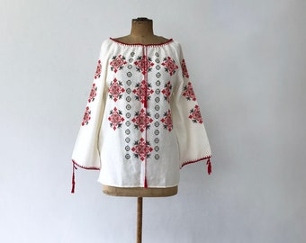 Vintage hand embroidered folk top/blouse /Vintage smock/peasant blouse/ Vintage 1970's bohemian folk blouse with red tassels and embroidery