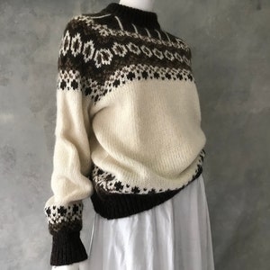Vintage Icelandic knit wool sweater/vintage folk knit sweater/cream wool pattern knit/heritage knit jumper/1970s chunky knit image 1