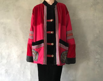 Vintage velvet coat/velvet evening coat/vintage opera coat/scarlet velvet coat/1920s style coat/ embroidered vintage coat/statement coat