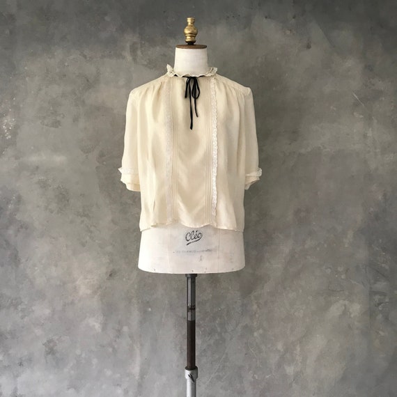 1930s silk blouse/ 1930s lace trimmed blouse/vint… - image 1