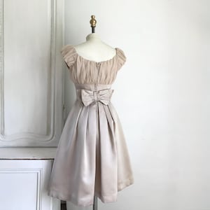 Vintage 1950s champagne satin dress/Vintage Bardot dress/Vintage party dress/1950s bow back satin dress