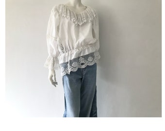 Vintage antique lace blouse/Romantic lace blouse/frilly white lace blouse/white folk blouse/ 1970s Bohemian style blouse/ruffled lace blouse