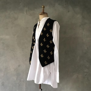 Vintage hand embroidered waistcoat/fleurs de lys embroidered waistcoat/needlepoint waistcoat/hand embroidered vintage vest/vintage waistcoat